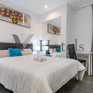 Ayz Ulises - Auto Check-In Property